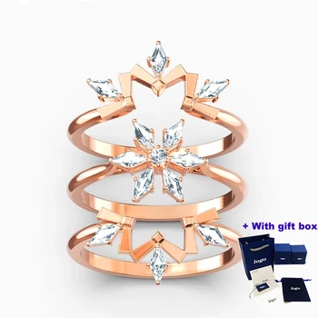 Модное и очаровательное трехслойное кольцо подходит для ношения красивыми женщинами, подчеркивая элегантность и благородство